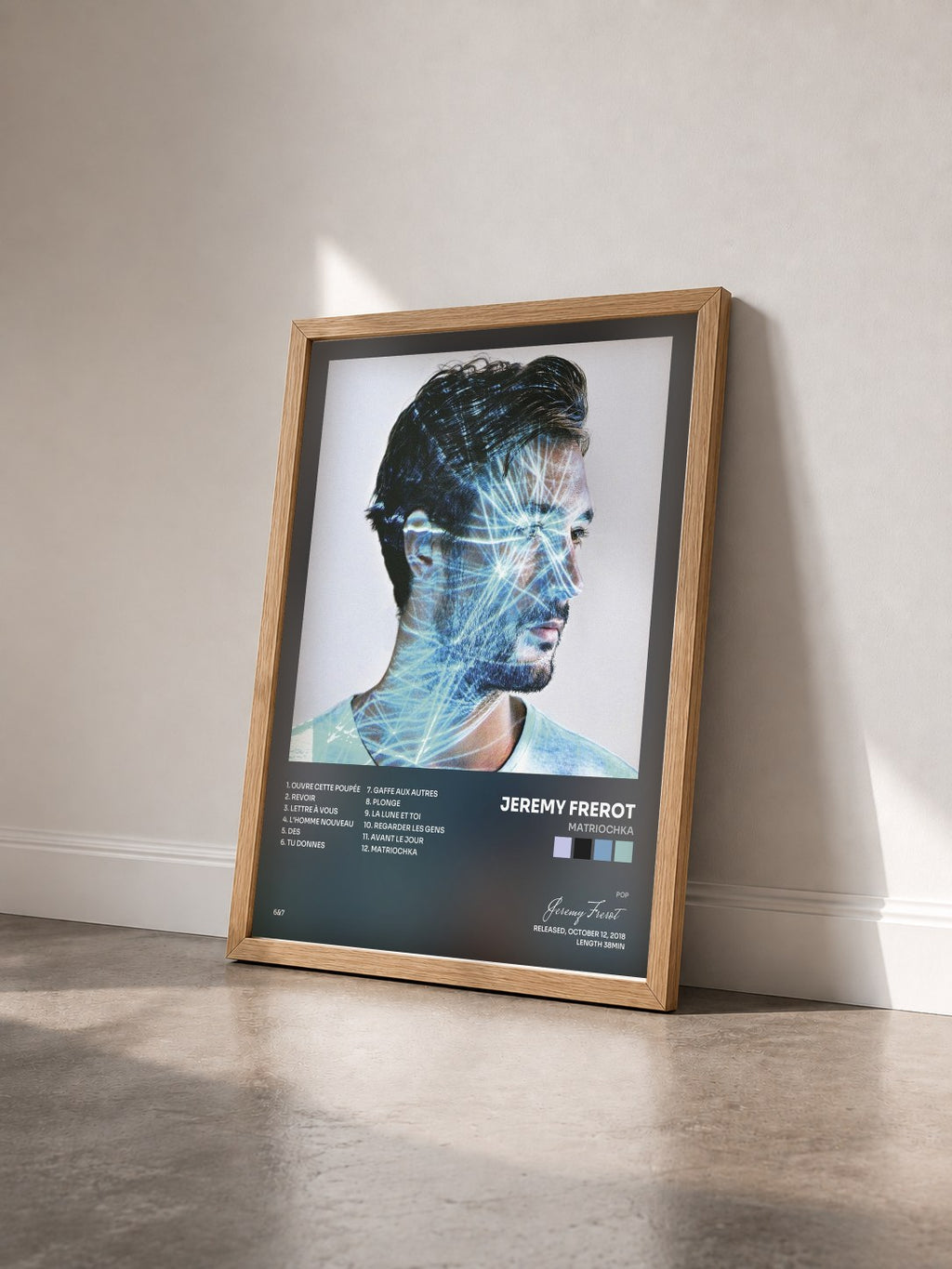 #bois Tableau de l'album Matriochka de Jeremy Frerot vu de trois quarts, cadre en bois brut