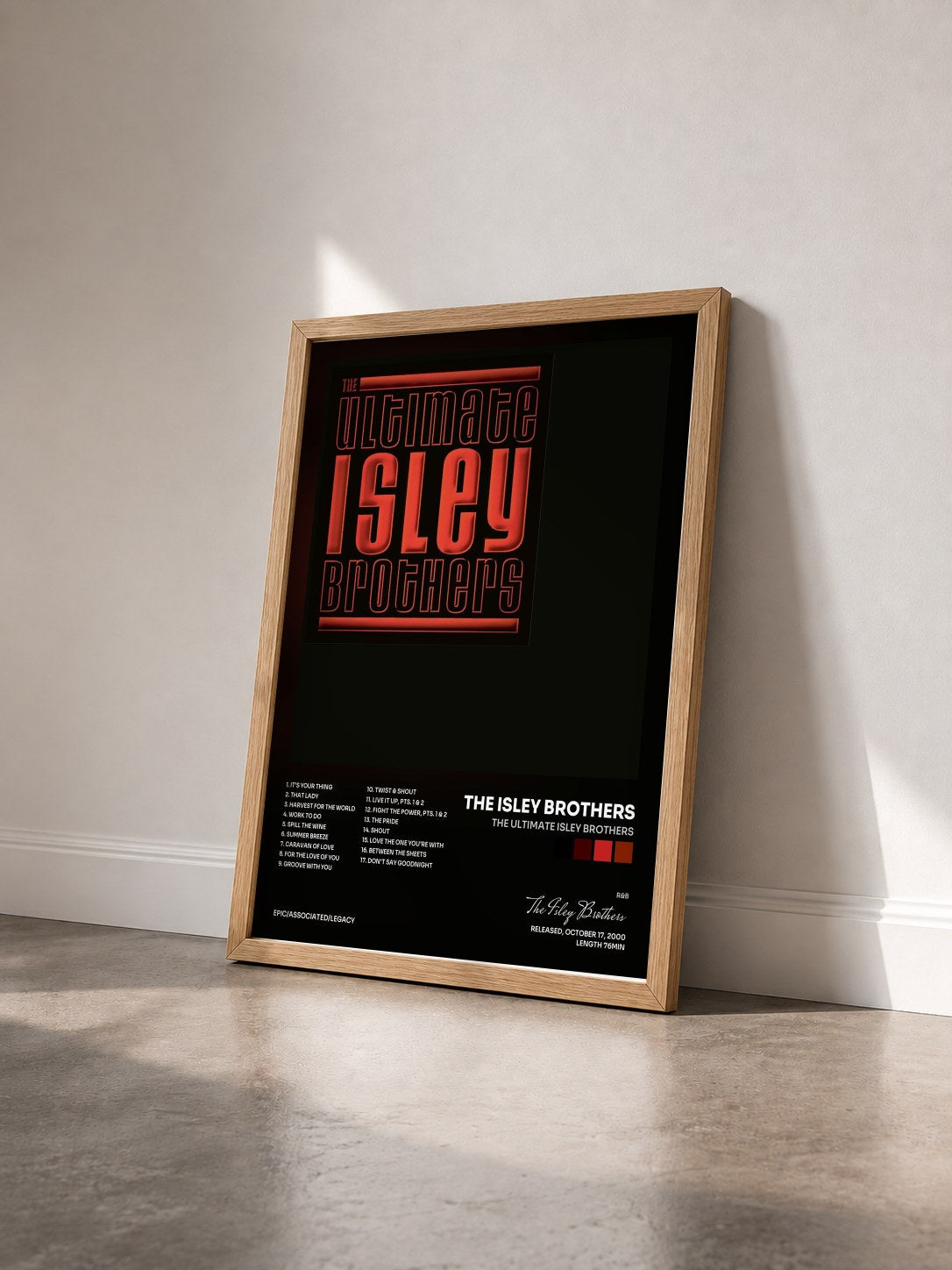 #bois Tableau de l'album The Ultimate Isley Brothers de The Isley Brothers vu de trois quarts, cadre en bois brut