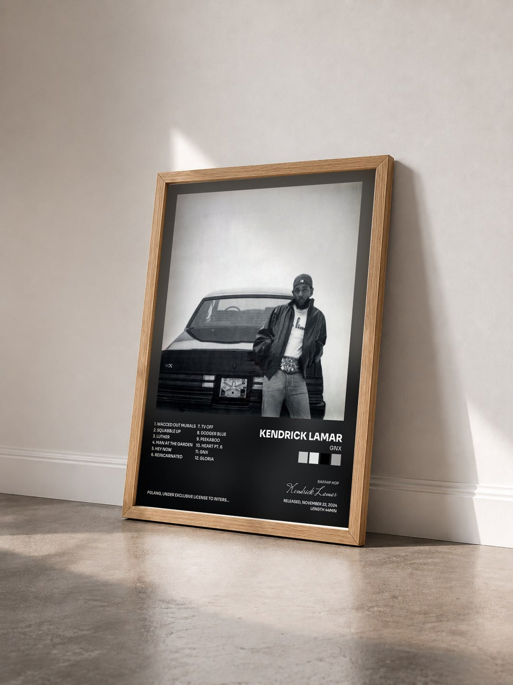 #bois Tableau de l'album GNX de Kendrick Lamar vu de trois quarts, cadre en bois brut