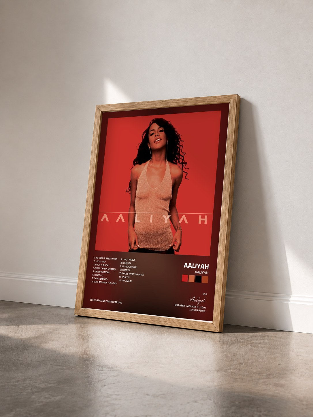#bois Tableau de l'album Aaliyah de Aaliyah vu de trois quarts, cadre en bois brut