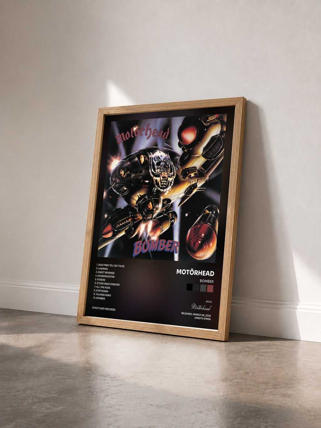 #bois Tableau de l'album Bomber de Motörhead vu de trois quarts, cadre en bois brut