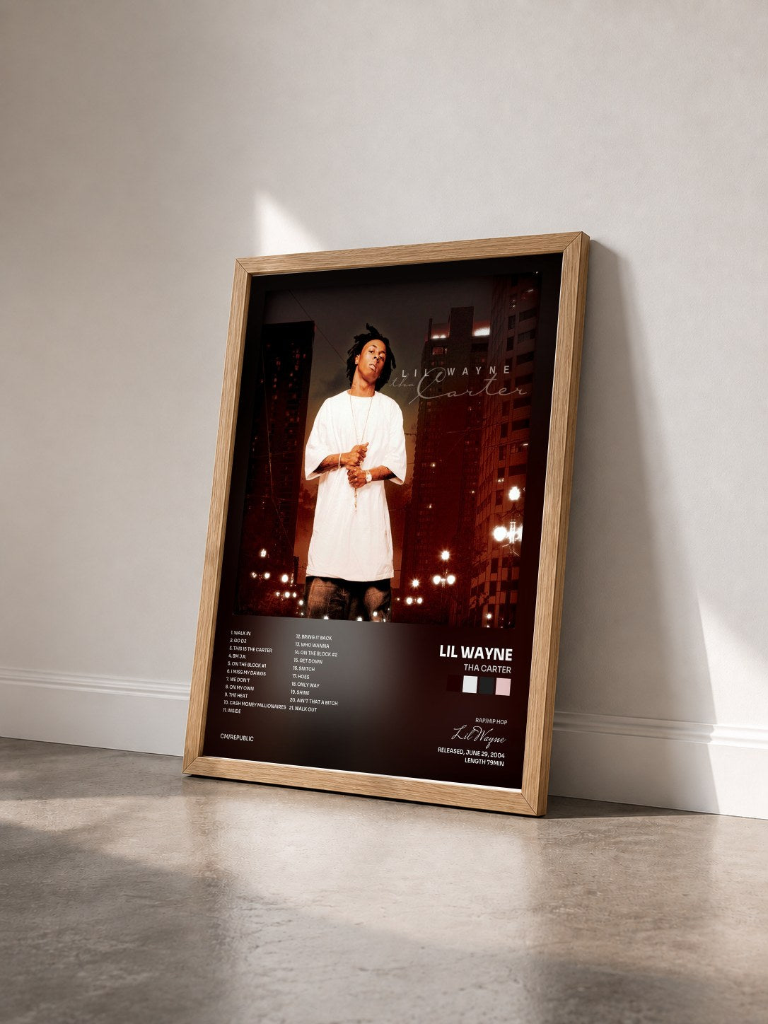 #bois Tableau de l'album Tha Carter de Lil Wayne vu de trois quarts, cadre en bois brut