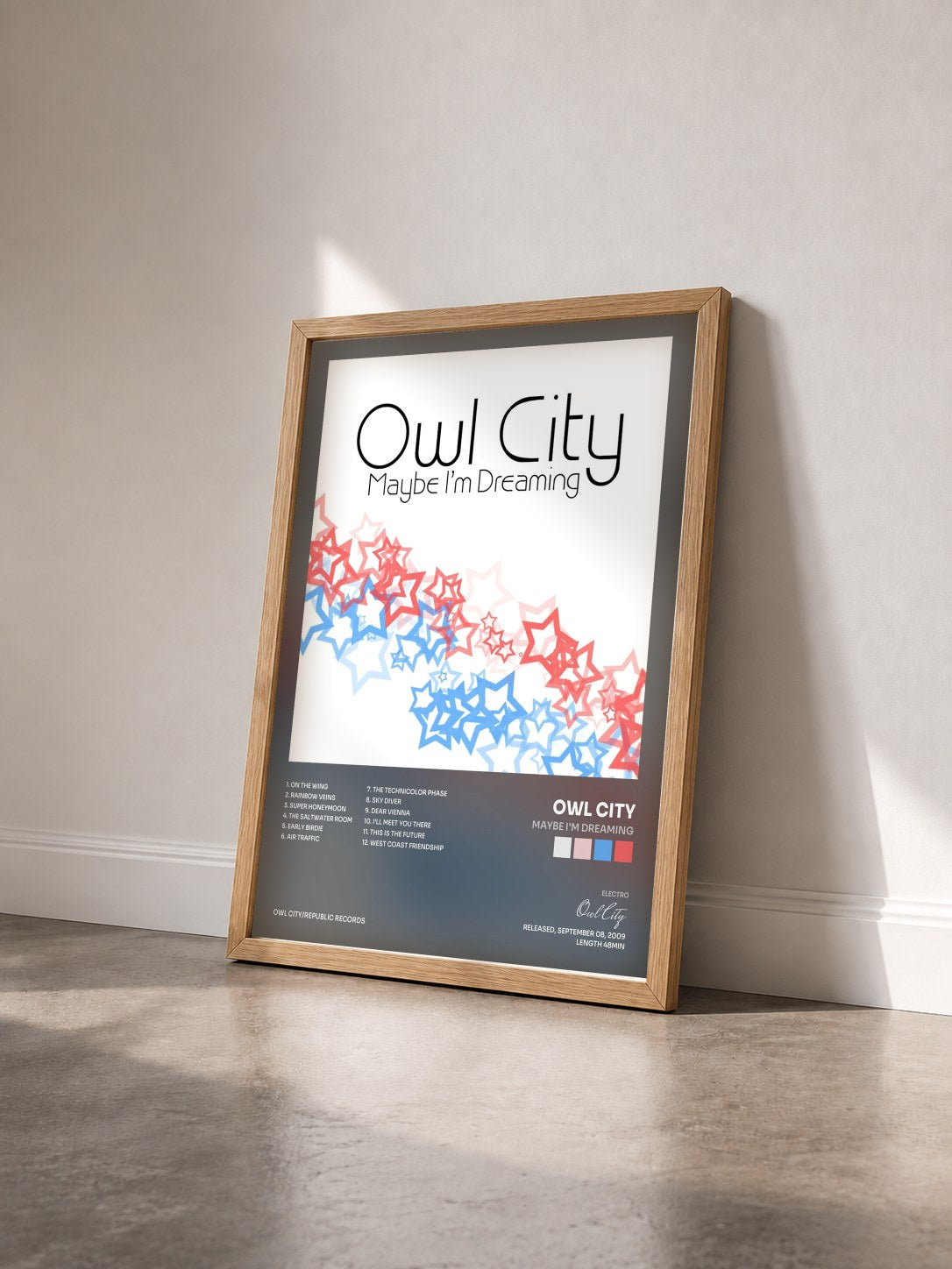 #bois Tableau de l'album Maybe I'm Dreaming de Owl City vu de trois quarts, cadre en bois brut