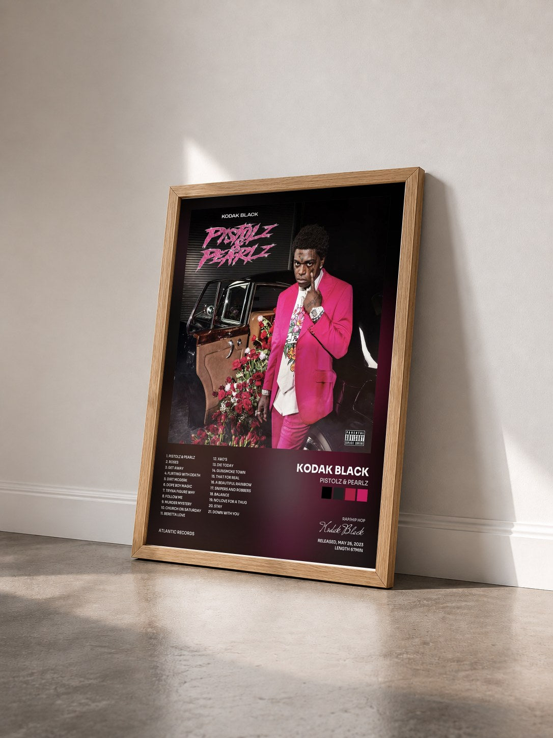 #bois Tableau de l'album Pistolz & Pearlz de Kodak Black vu de trois quarts, cadre en bois brut