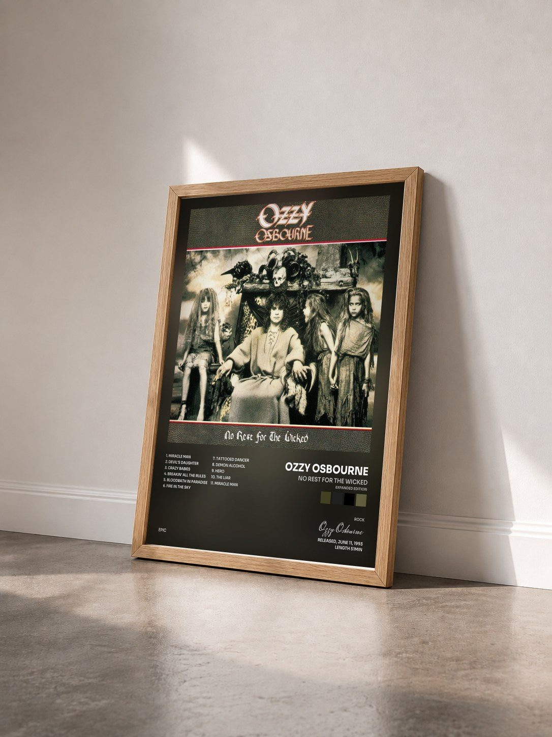#bois Tableau de l'album No Rest for the Wicked (Expanded Edition) de Ozzy Osbourne vu de trois quarts, cadre en bois brut
