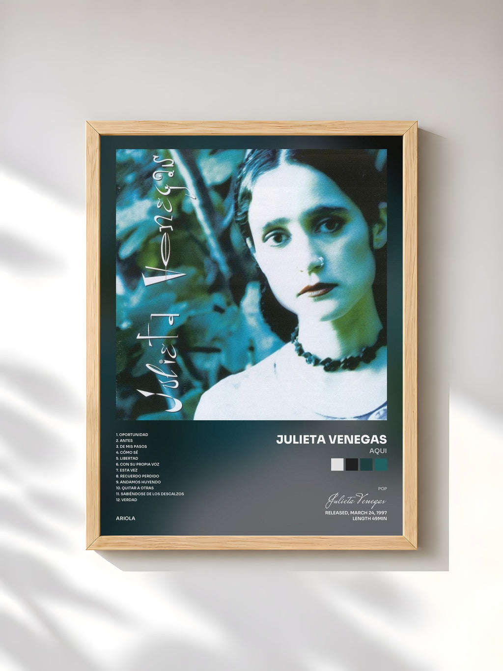#bois Tableau de l'album Aqui de Julieta Venegas, cadre en bois brut, imprimé et encadré en France