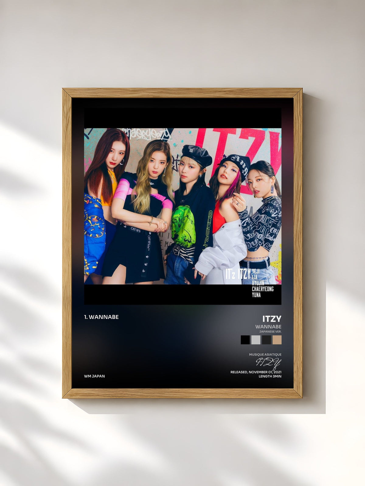#bois Tableau de l'album WANNABE (Japanese ver.) de ITZY, cadre en bois brut, imprimé et encadré en France