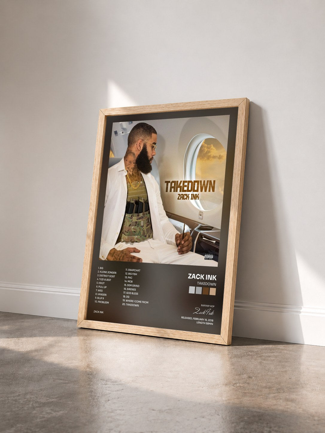 #bois Tableau de l'album Takedown de Zack Ink vu de trois quarts, cadre en bois brut