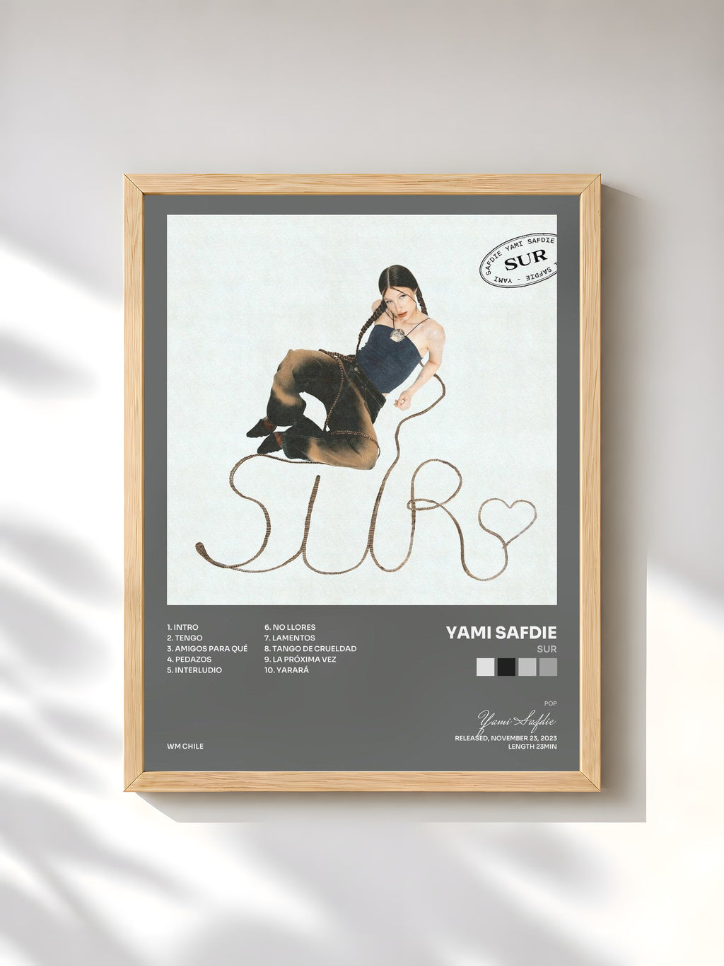 #bois Tableau de l'album SUR de Yami Safdie, cadre en bois brut, imprimé et encadré en France
