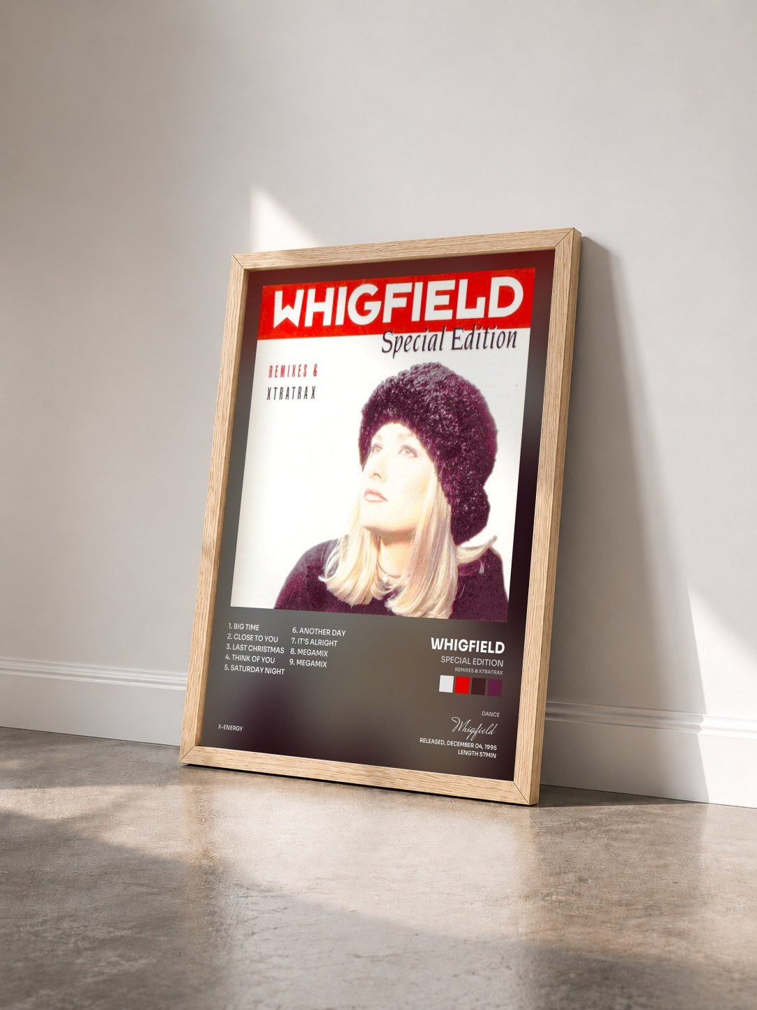 #bois Tableau de l'album Special Edition (Remixes & Xtratrax) de Whigfield vu de trois quarts, cadre en bois brut