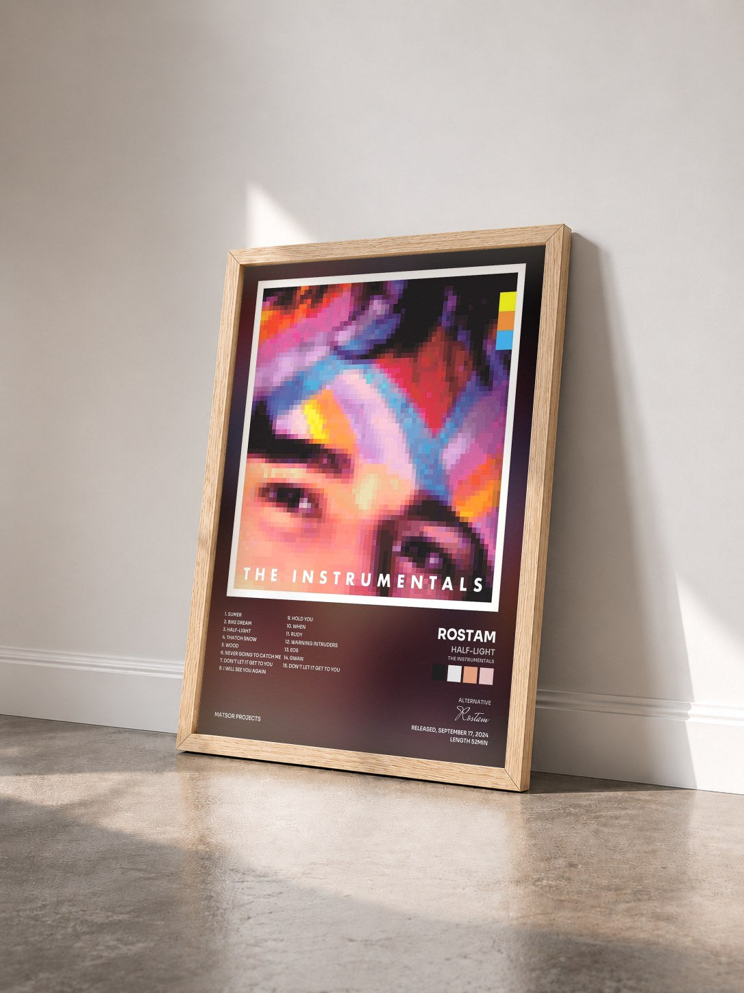 #bois Tableau de l'album Half-Light (The Instrumentals) de Rostam vu de trois quarts, cadre en bois brut