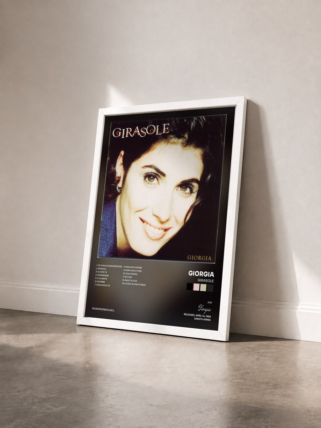 #blanc Tableau de l'album Girasole de Giorgia vu de trois quarts, cadre blanc