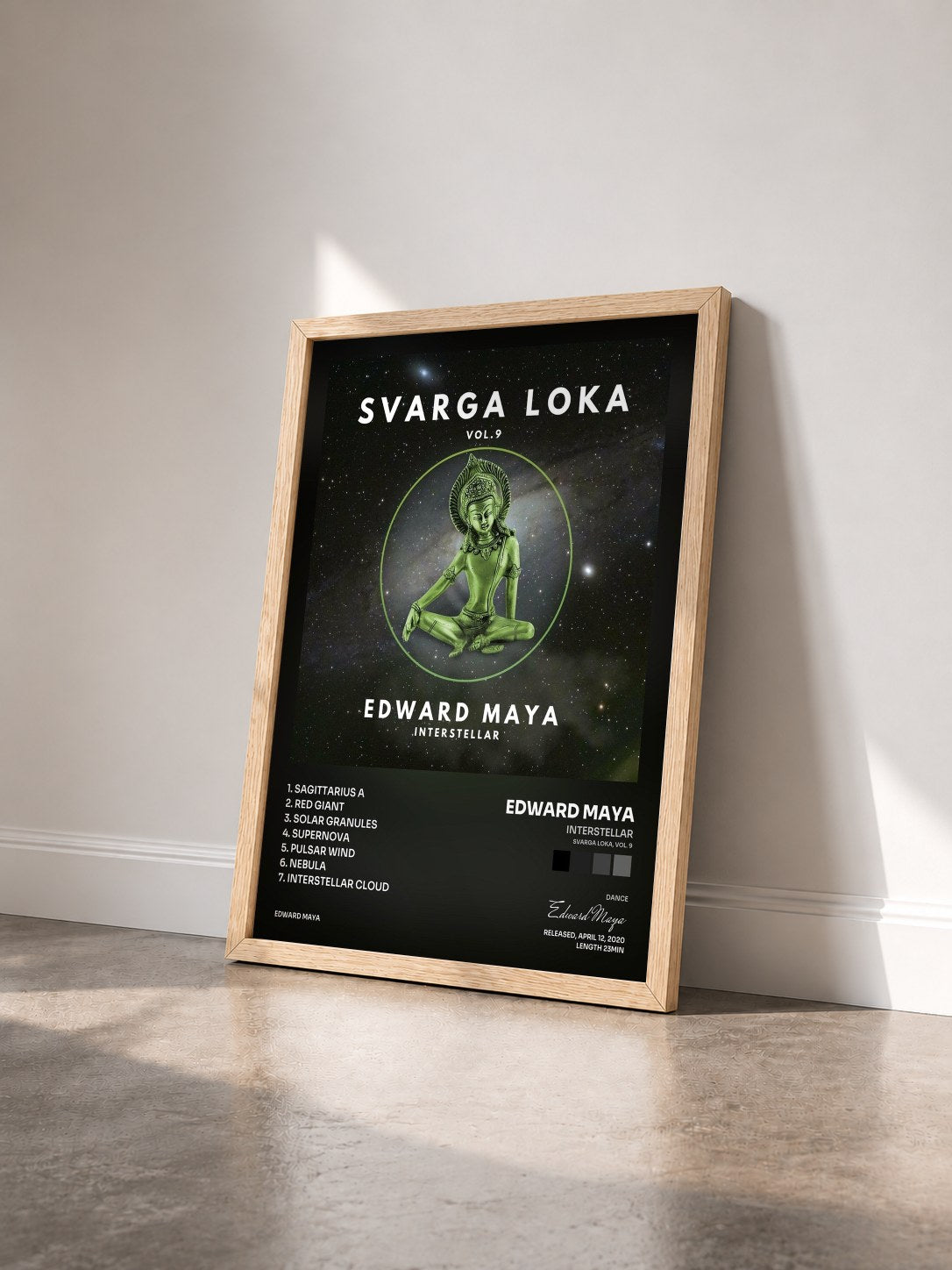 #bois Tableau de l'album Interstellar (Svarga Loka, Vol. 9) de Edward Maya vu de trois quarts, cadre en bois brut