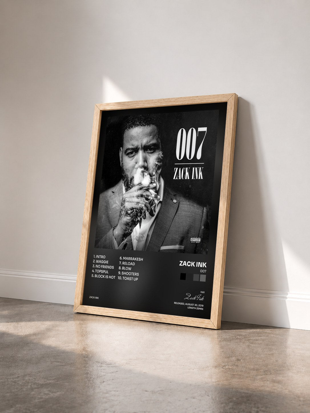 #bois Tableau de l'album 007 de Zack Ink vu de trois quarts, cadre en bois brut