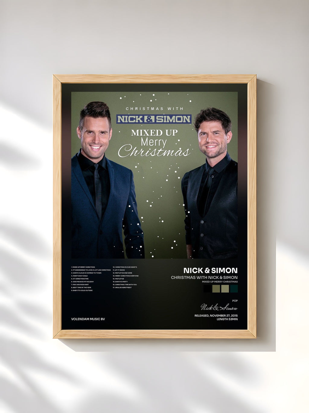 #bois Tableau de l'album Christmas With Nick & Simon (Mixed Up Merry Christmas) de Nick & Simon, cadre en bois brut, imprimé et encadré en France