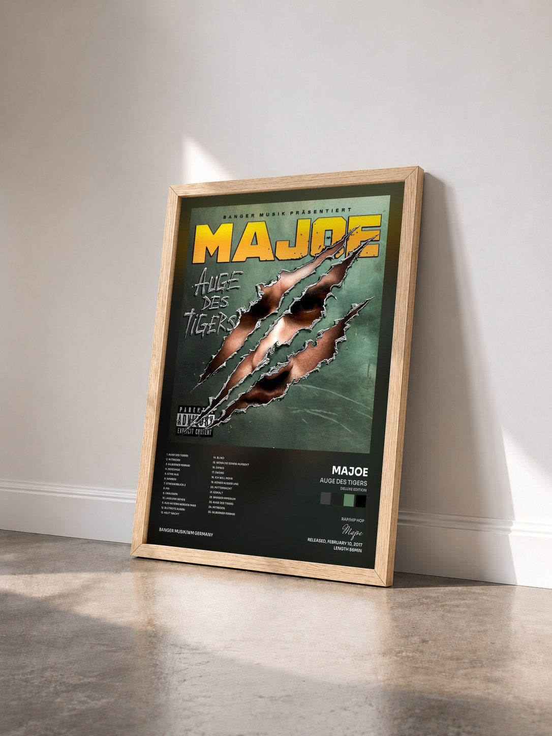 #bois Tableau de l'album Auge des Tigers (Deluxe Edition) de Majoe vu de trois quarts, cadre en bois brut