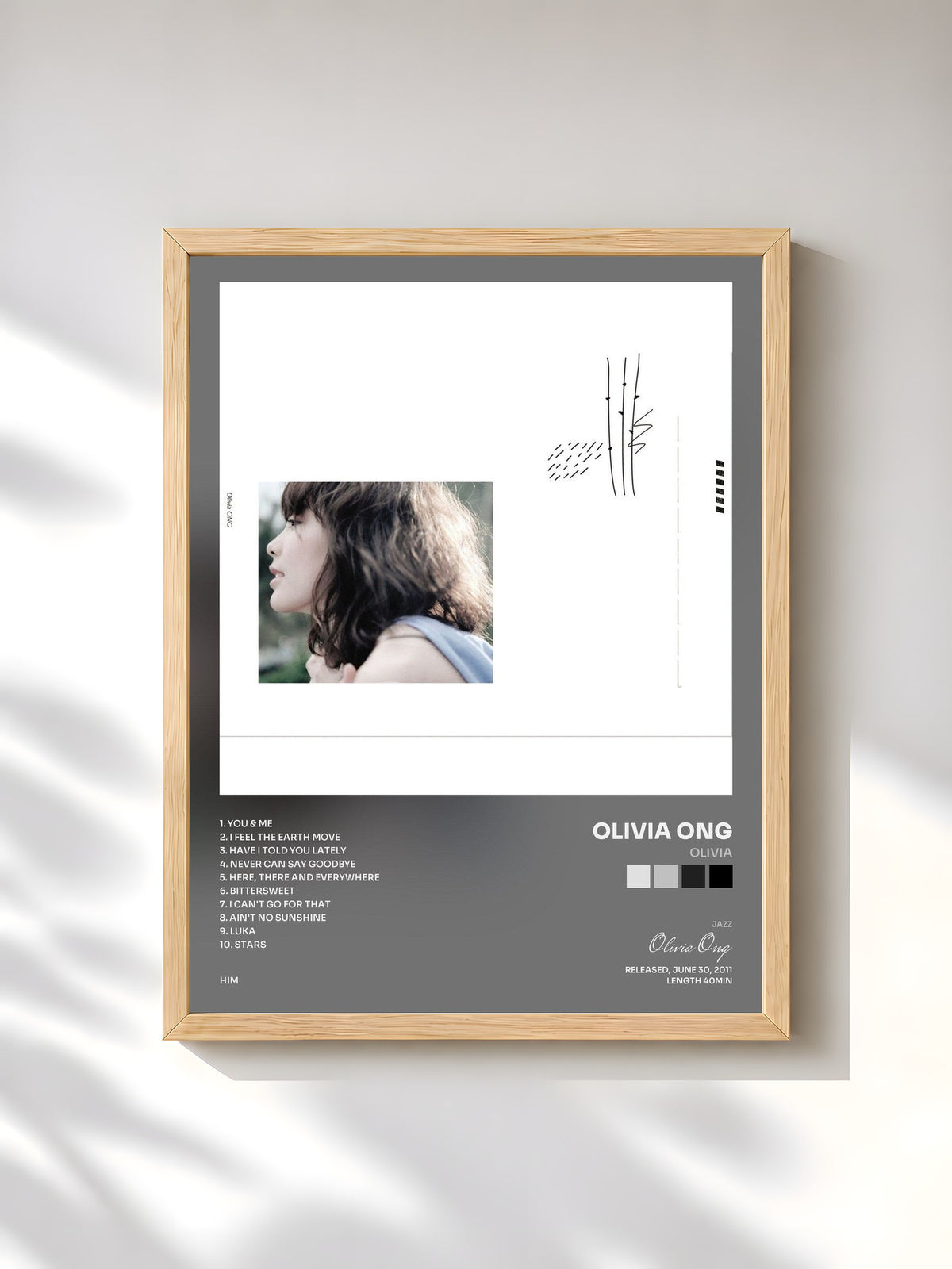 #bois Tableau de l'album Olivia de Olivia Ong, cadre en bois brut, imprimé et encadré en France