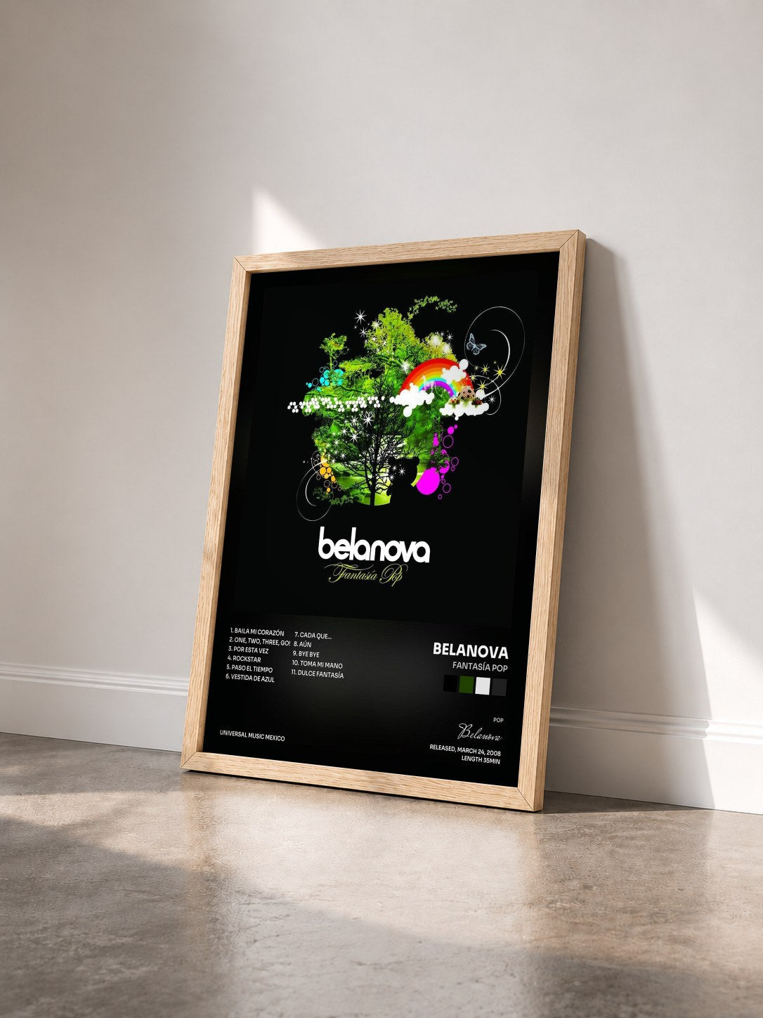 #bois Tableau de l'album Fantasía Pop de Belanova vu de trois quarts, cadre en bois brut