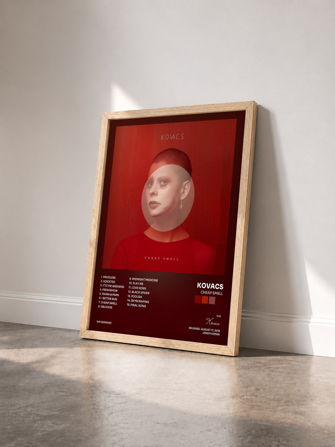 #bois Tableau de l'album Cheap Smell de Kovacs vu de trois quarts, cadre en bois brut