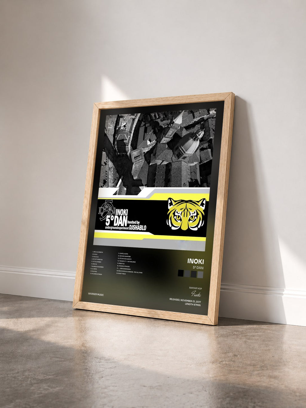 #bois Tableau de l'album 5° Dan de Inoki vu de trois quarts, cadre en bois brut