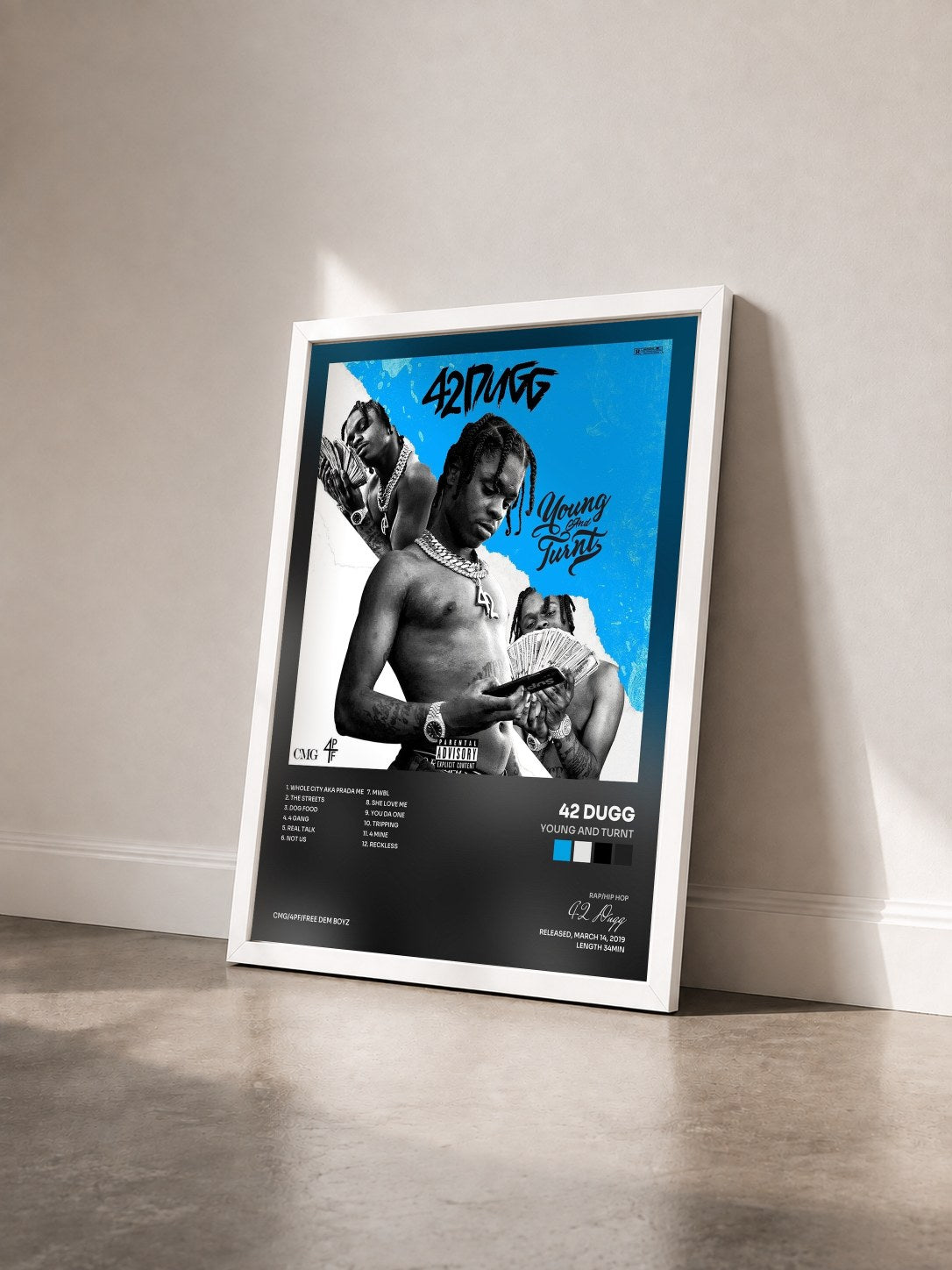 #blanc Tableau de l'album Young and Turnt de 42 Dugg vu de trois quarts, cadre blanc