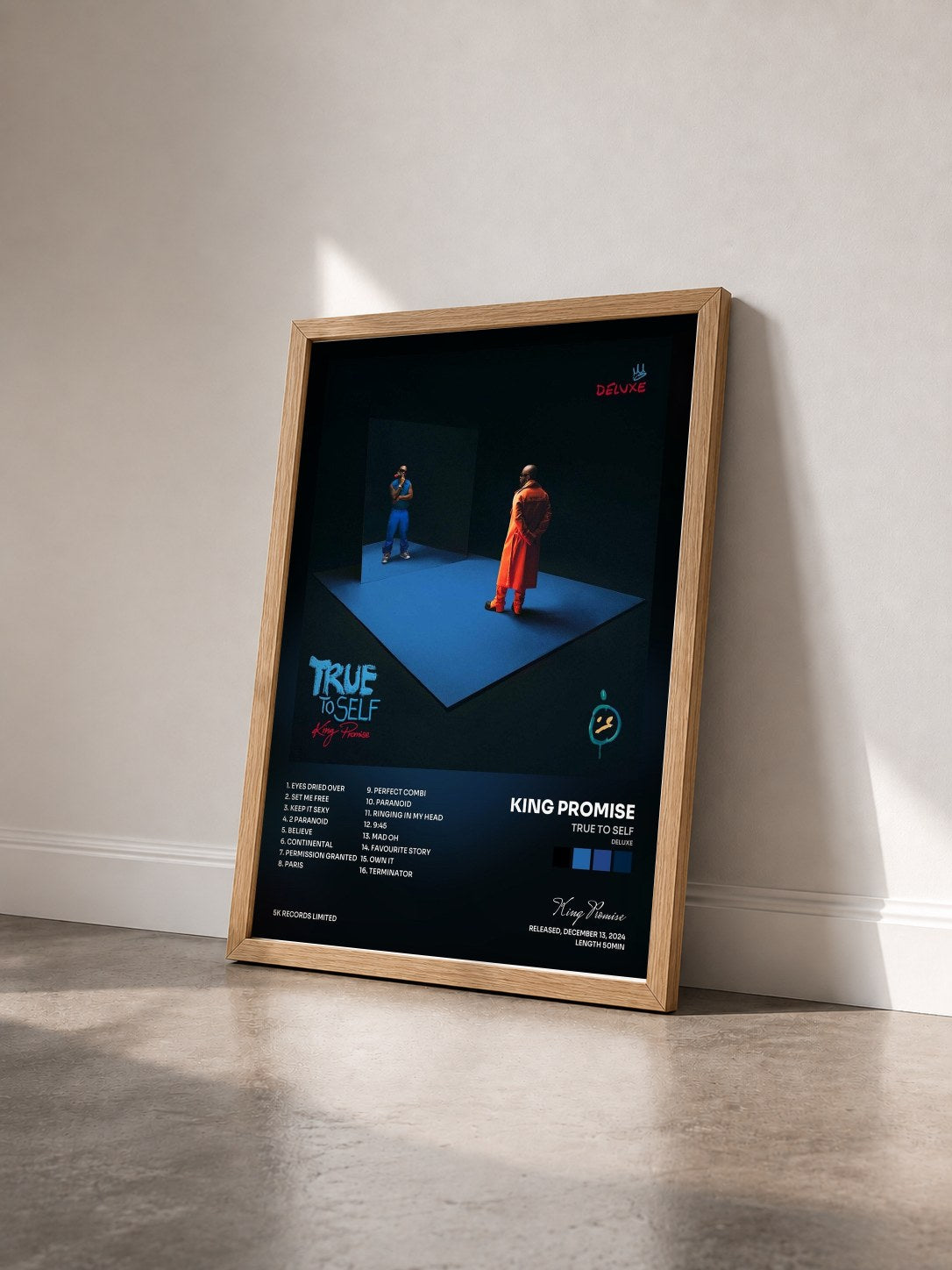 #bois Tableau de l'album True To Self (Deluxe) de King Promise vu de trois quarts, cadre en bois brut