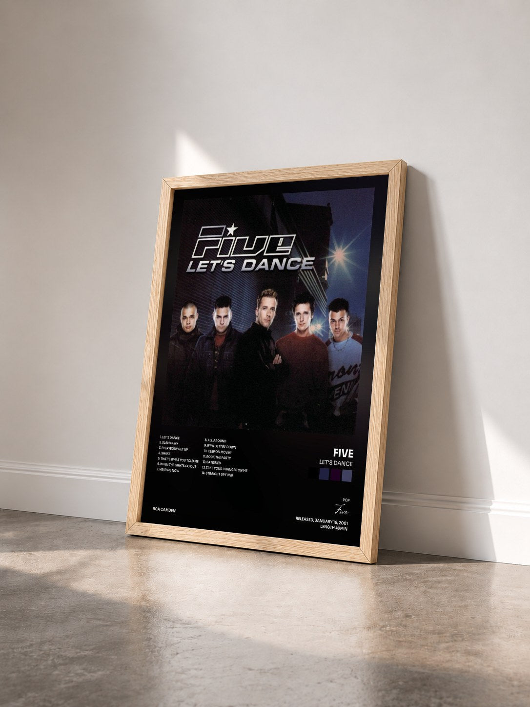 #bois Tableau de l'album Let's Dance de Five vu de trois quarts, cadre en bois brut