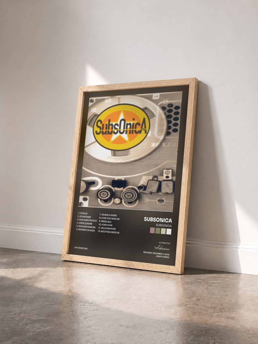 #bois Tableau de l'album Subsonica de Subsonica vu de trois quarts, cadre en bois brut
