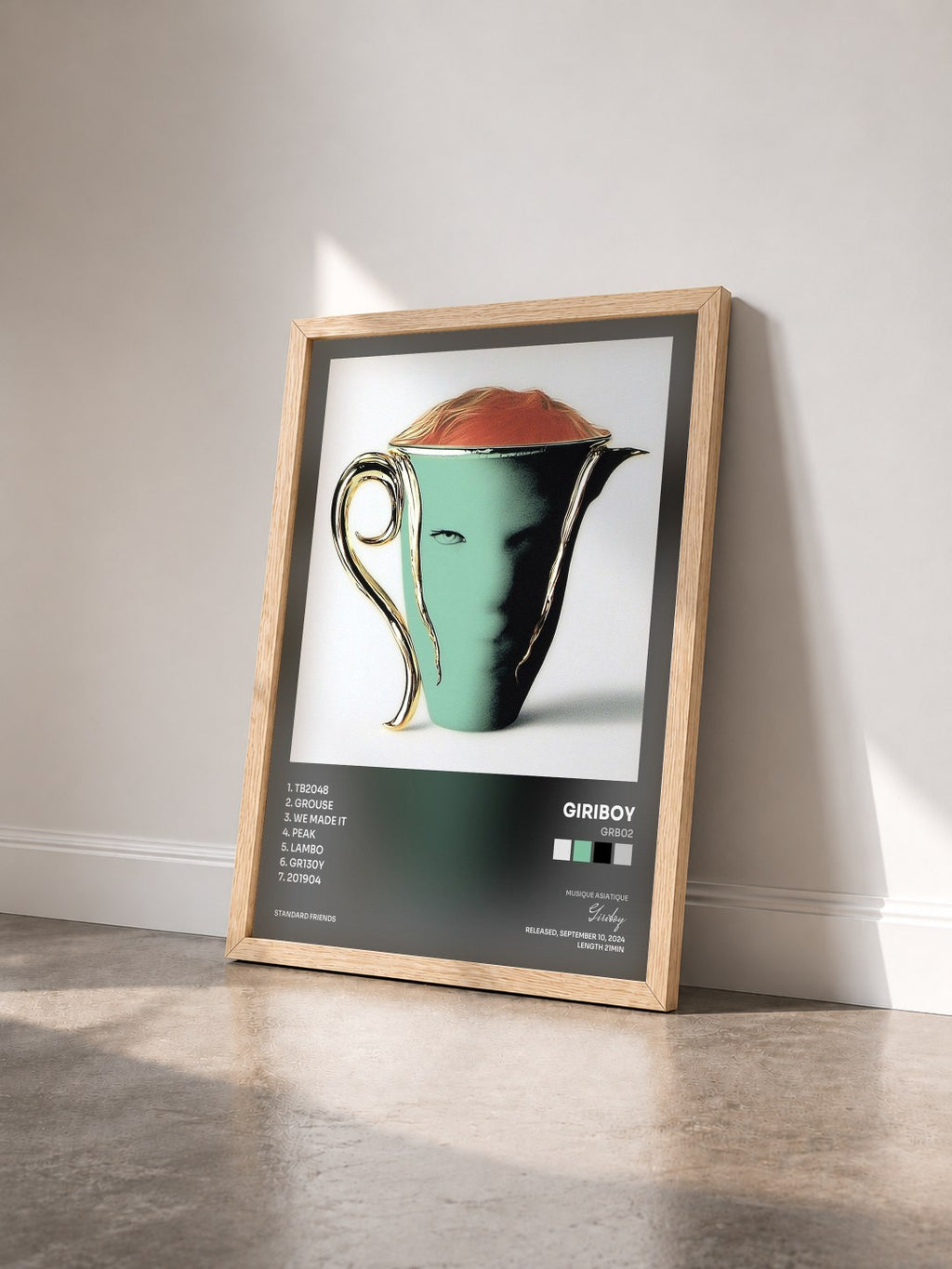 #bois Tableau de l'album GRB02 de Giriboy vu de trois quarts, cadre en bois brut