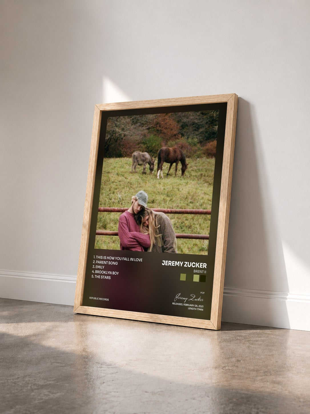 #bois Tableau de l'album brent ii de Jeremy Zucker vu de trois quarts, cadre en bois brut
