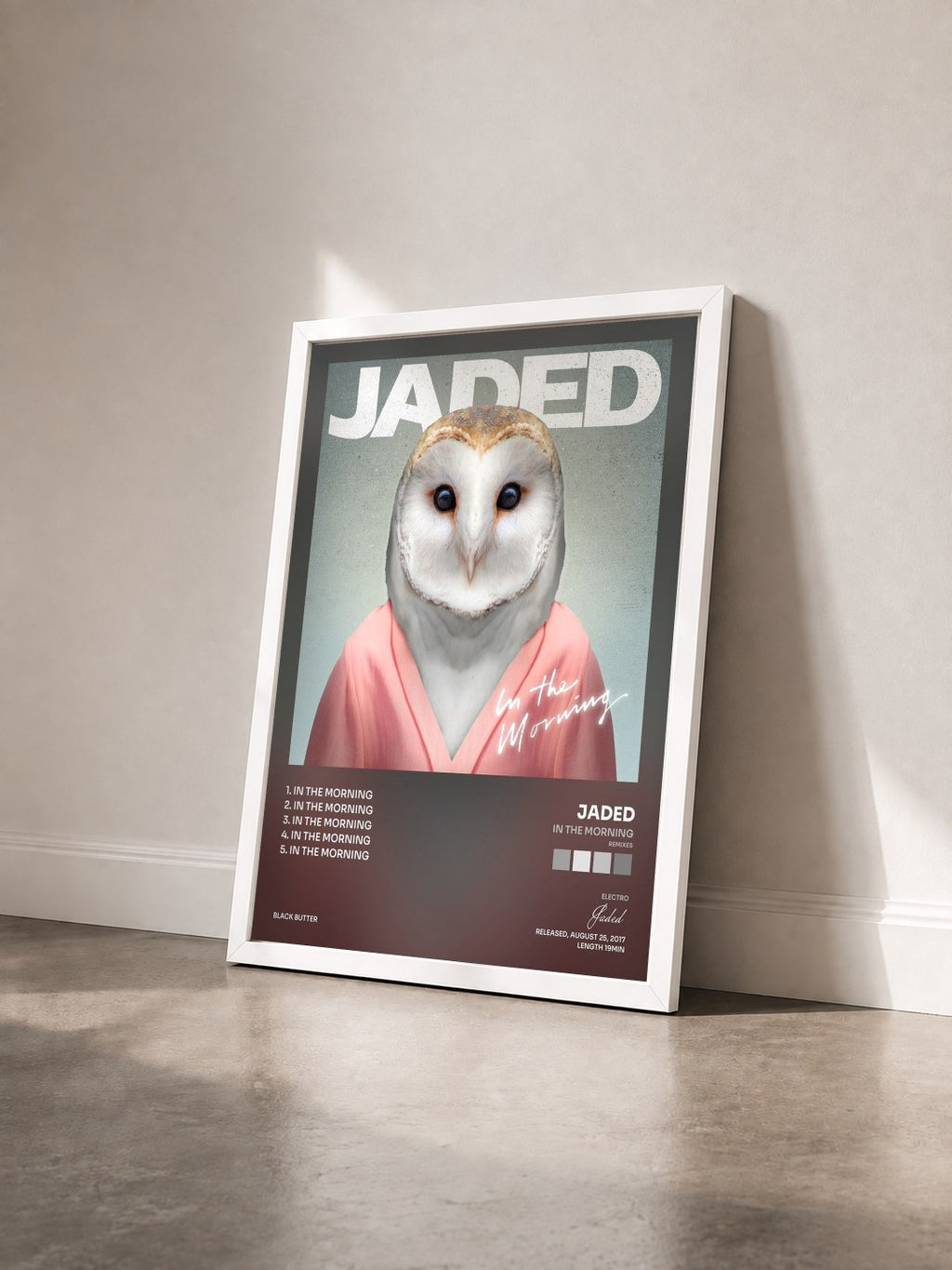 #blanc Tableau de l'album In the Morning (Remixes) de Jaded vu de trois quarts, cadre blanc