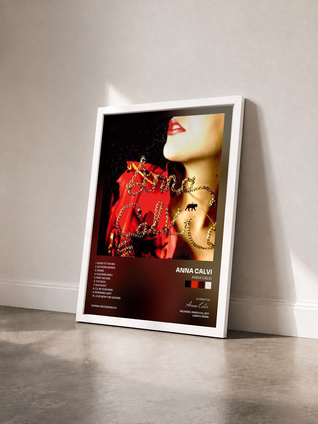 #blanc Tableau de l'album Anna Calvi de Anna Calvi vu de trois quarts, cadre blanc