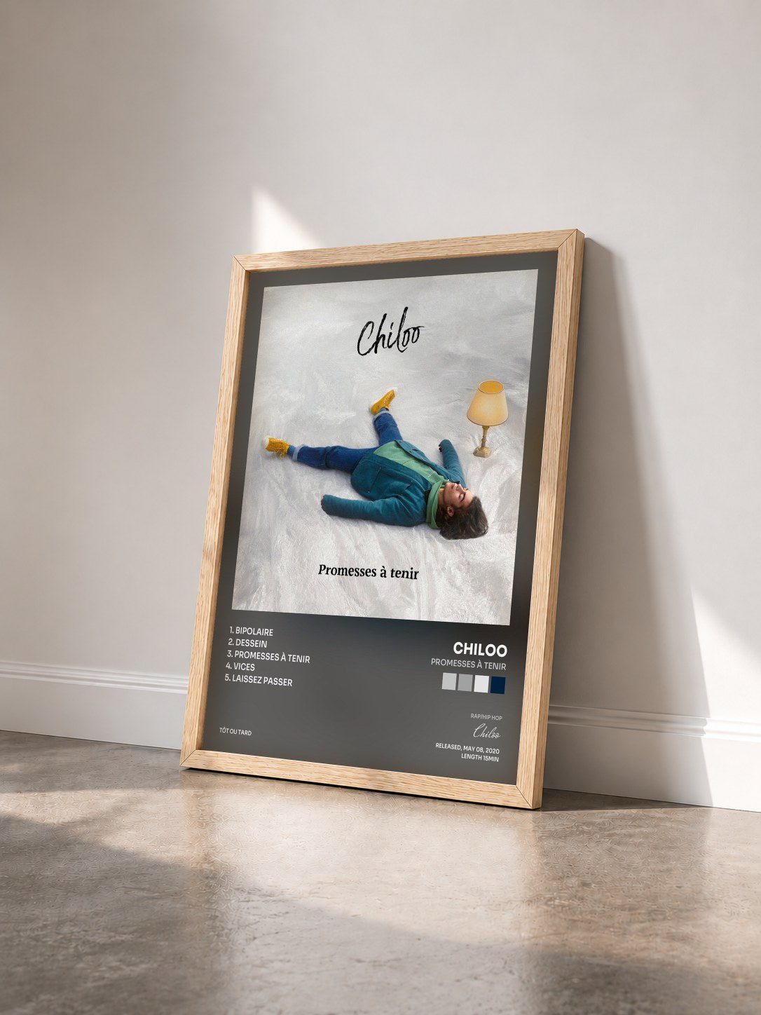 #bois Tableau de l'album Promesses à tenir de Chiloo vu de trois quarts, cadre en bois brut