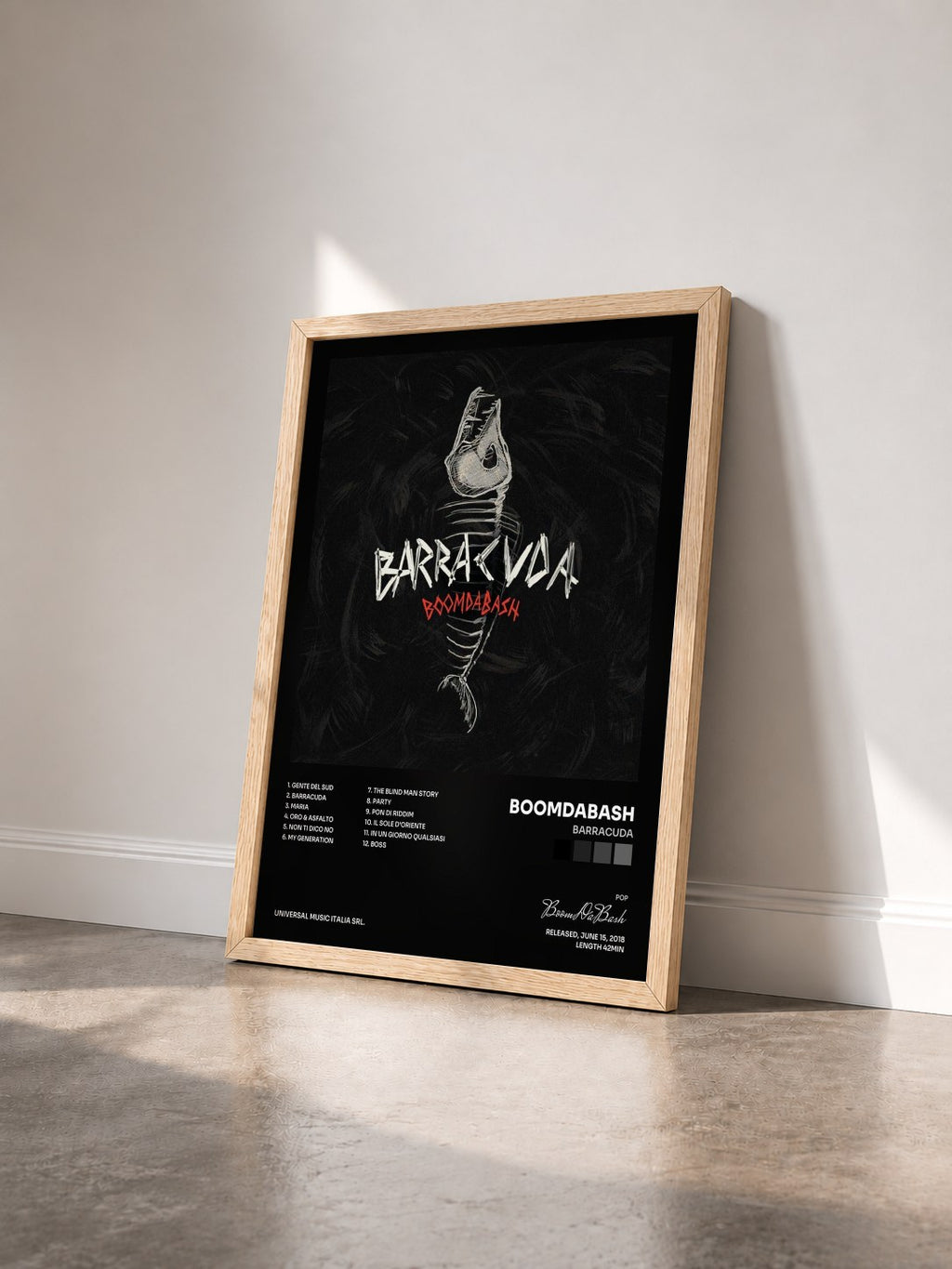 #bois Tableau de l'album Barracuda de BoomDaBash vu de trois quarts, cadre en bois brut