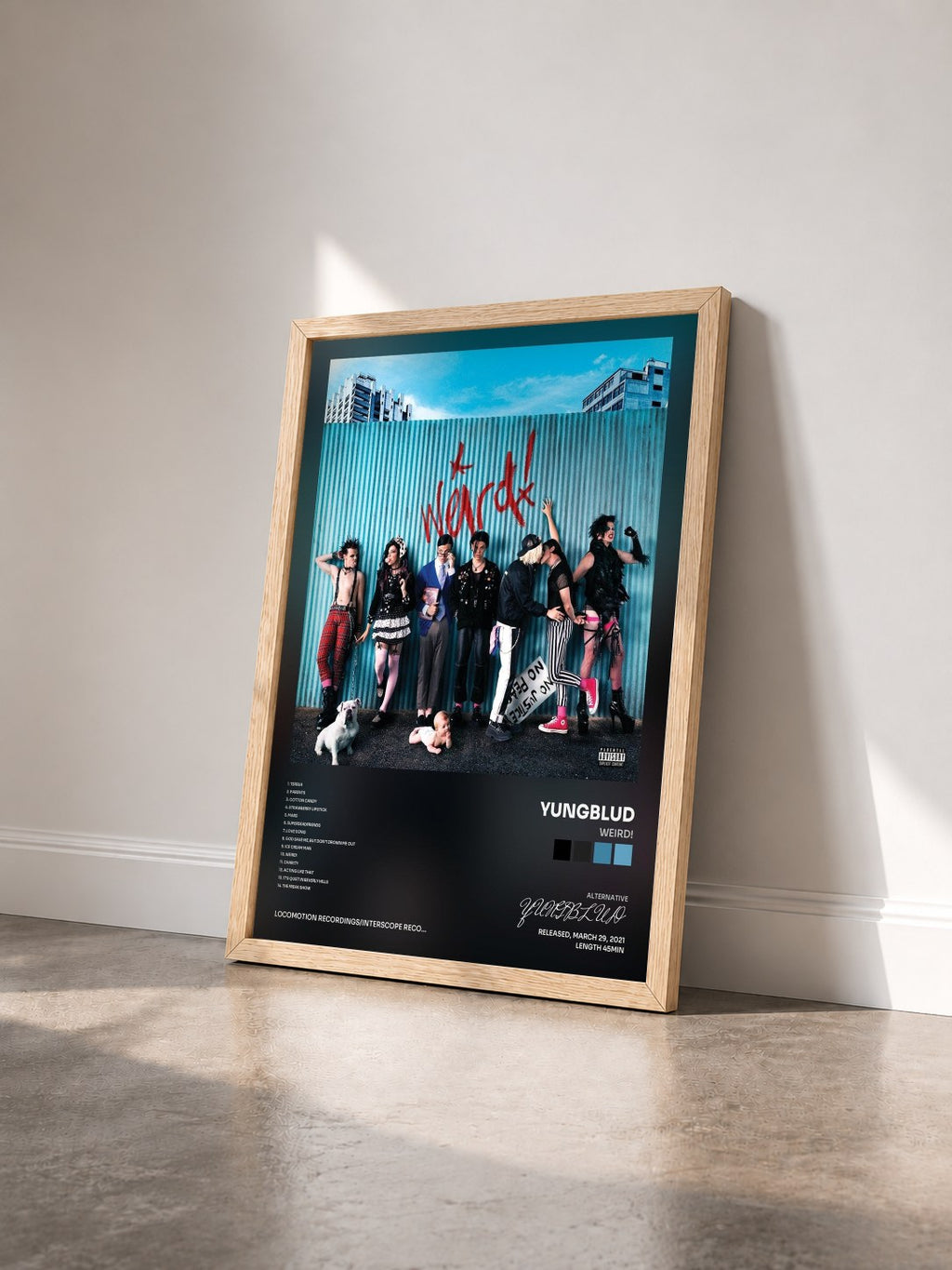 #bois Tableau de l'album weird! de YUNGBLUD vu de trois quarts, cadre en bois brut
