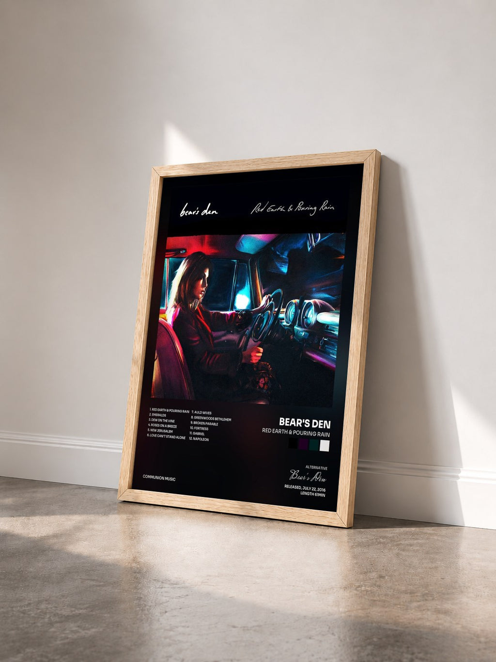 #bois Tableau de l'album Red Earth & Pouring Rain de Bear's Den vu de trois quarts, cadre en bois brut