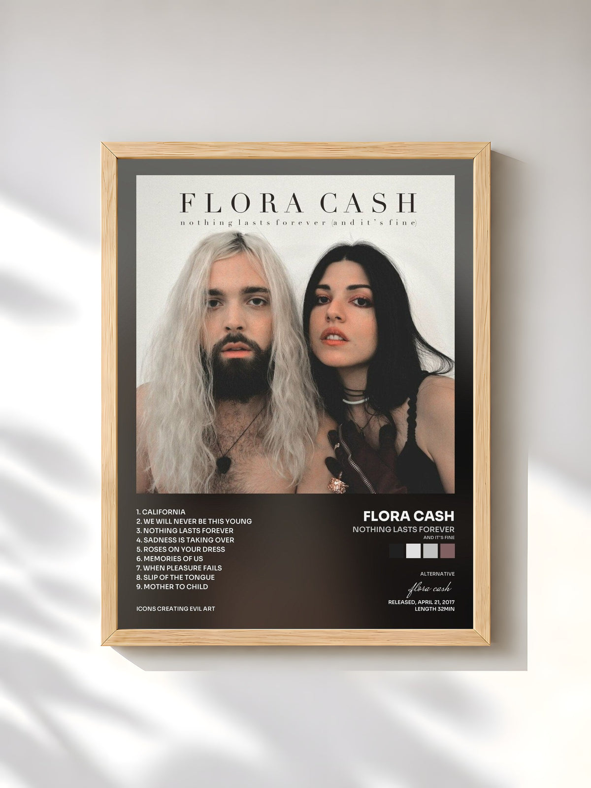 #bois Tableau de l'album Nothing Lasts Forever (And It's Fine) de flora cash, cadre en bois brut, imprimé et encadré en France