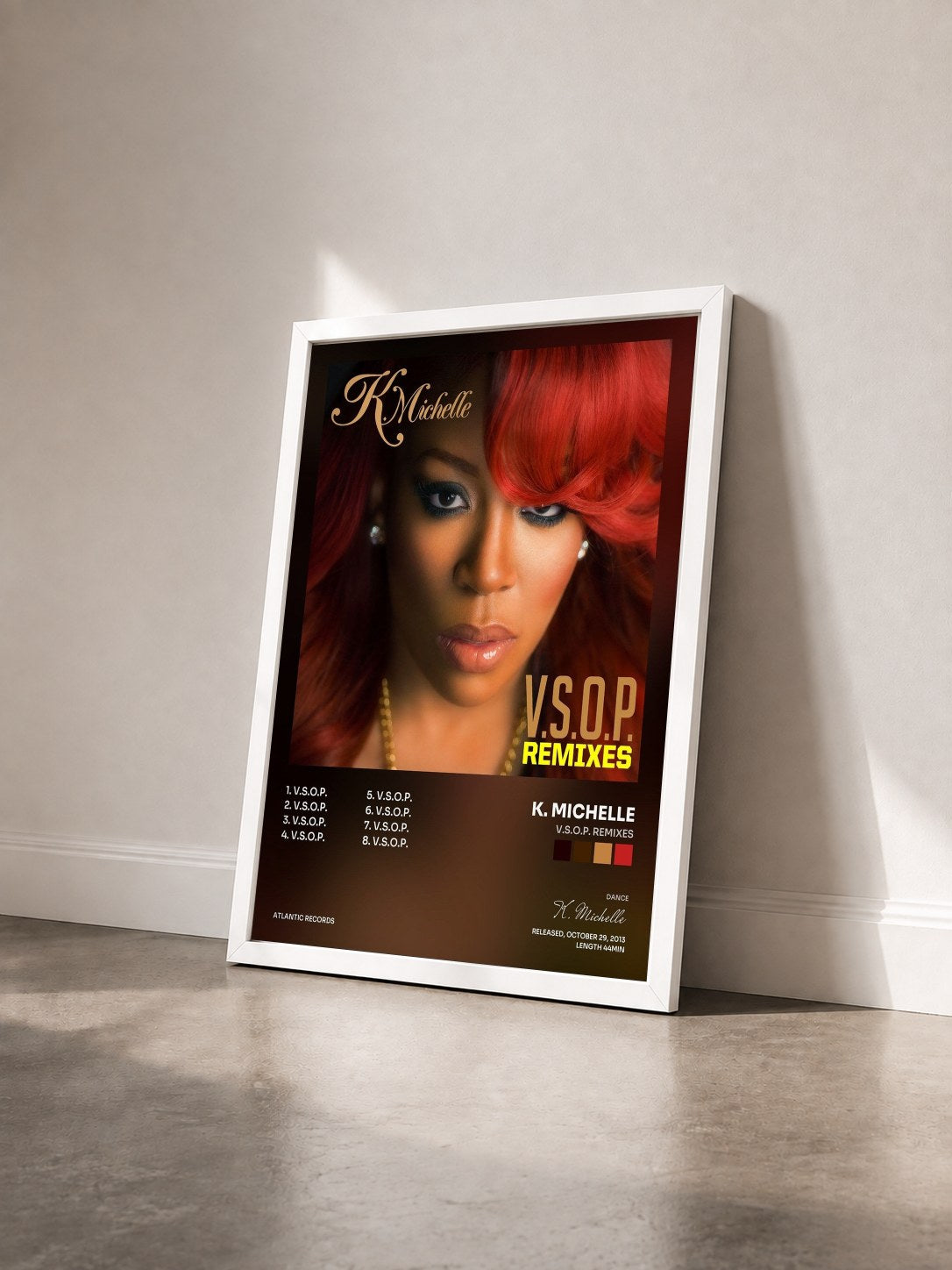 #blanc Tableau de l'album V.S.O.P. Remixes de K. Michelle vu de trois quarts, cadre blanc