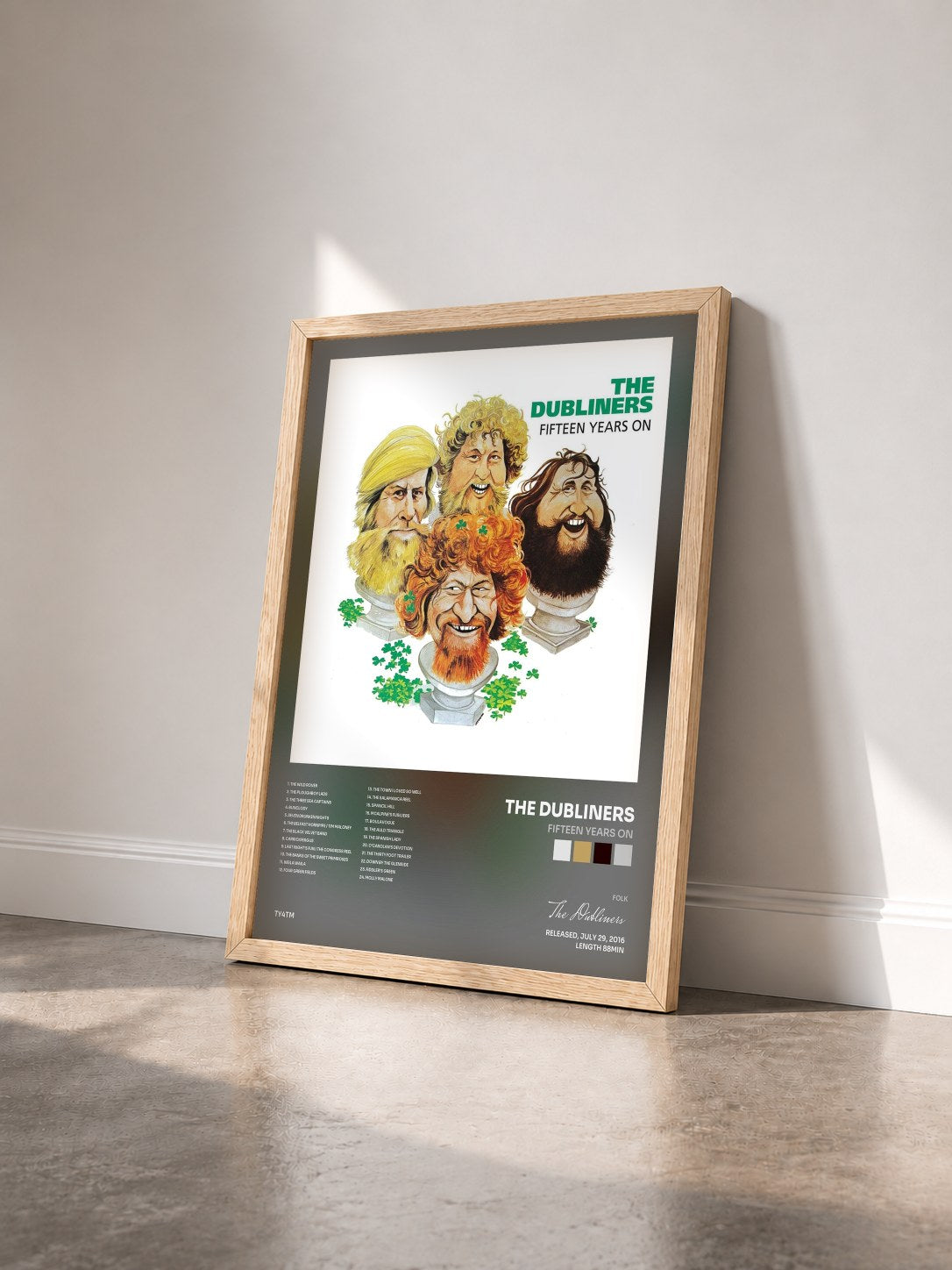#bois Tableau de l'album Fifteen Years On de The Dubliners vu de trois quarts, cadre en bois brut