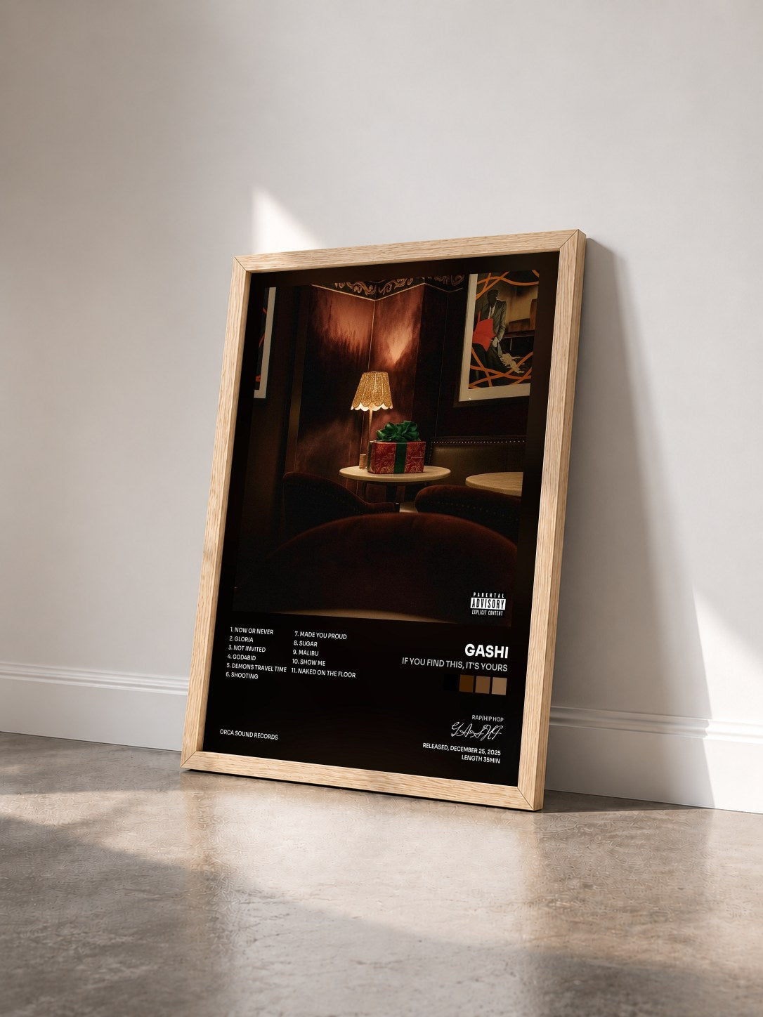 #bois Tableau de l'album If You Find This, It's Yours de GASHI vu de trois quarts, cadre en bois brut