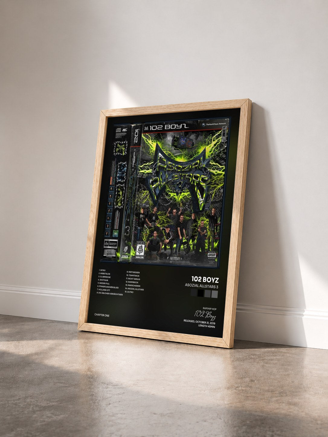 #bois Tableau de l'album Asozial Allstars 3 de 102 Boyz vu de trois quarts, cadre en bois brut
