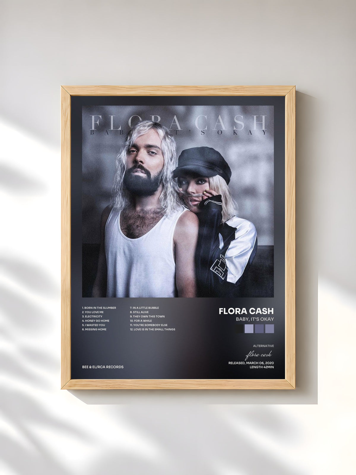 #bois Tableau de l'album Baby, It's Okay de flora cash, cadre en bois brut, imprimé et encadré en France
