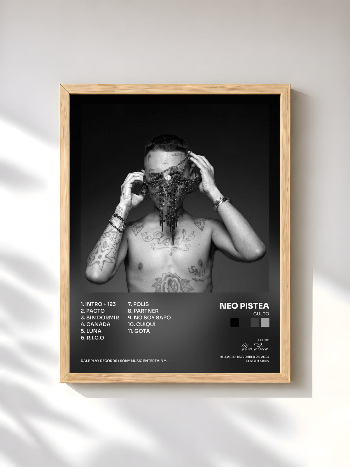 #bois Tableau de l'album CULTO de Neo Pistea, cadre en bois brut, imprimé et encadré en France