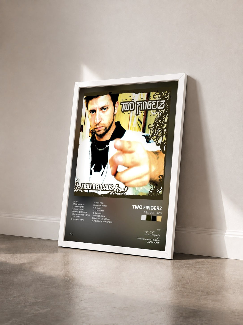 #blanc Tableau de l'album Figli del caos de Two Fingerz vu de trois quarts, cadre blanc