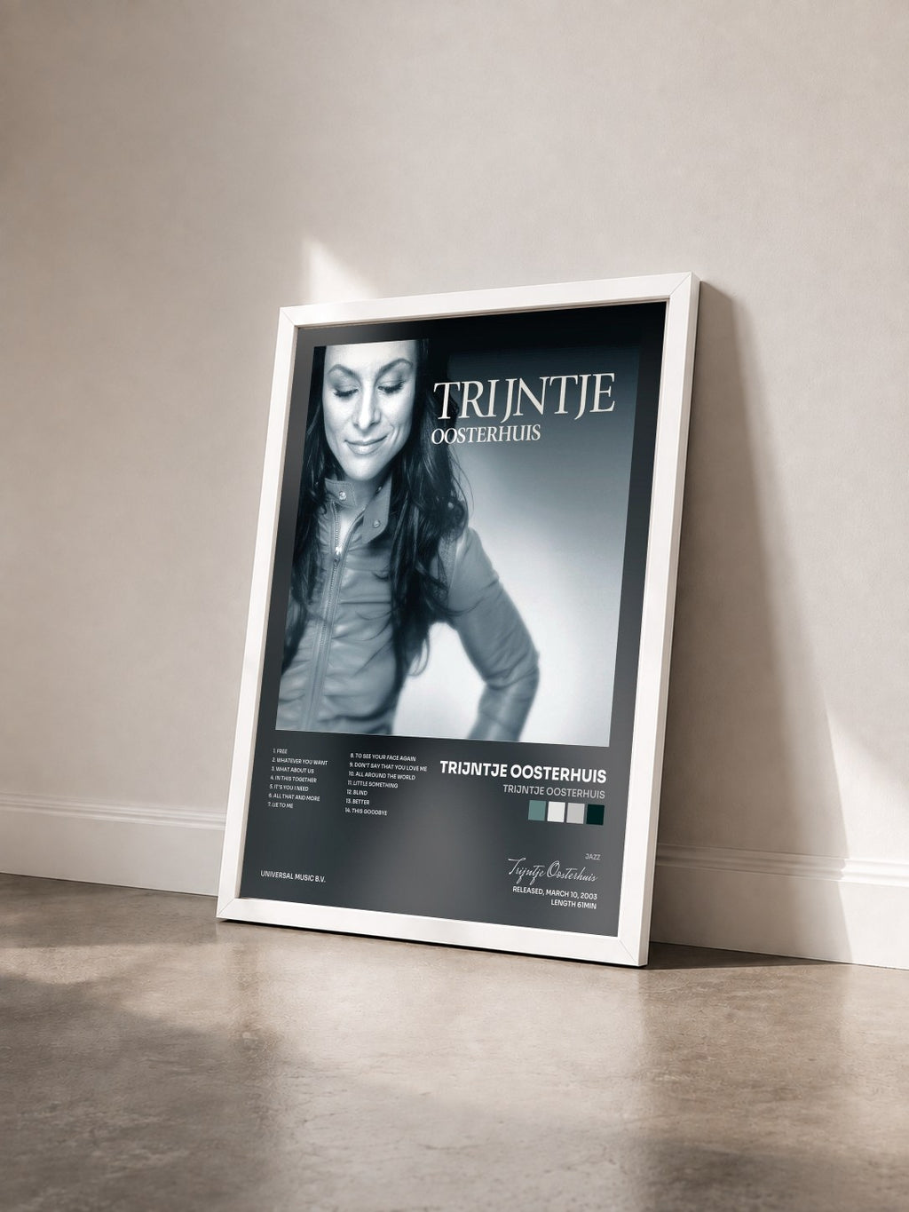 #blanc Tableau de l'album Trijntje Oosterhuis de Trijntje Oosterhuis vu de trois quarts, cadre blanc