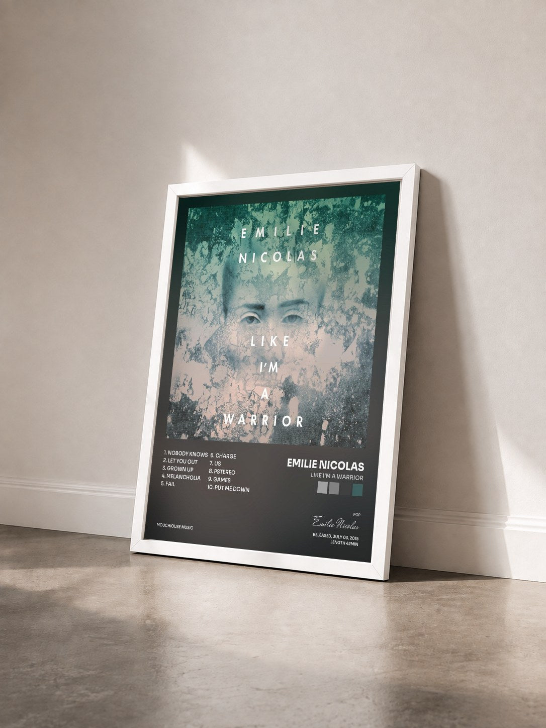 #blanc Tableau de l'album Like I'm a Warrior de Emilie Nicolas vu de trois quarts, cadre blanc