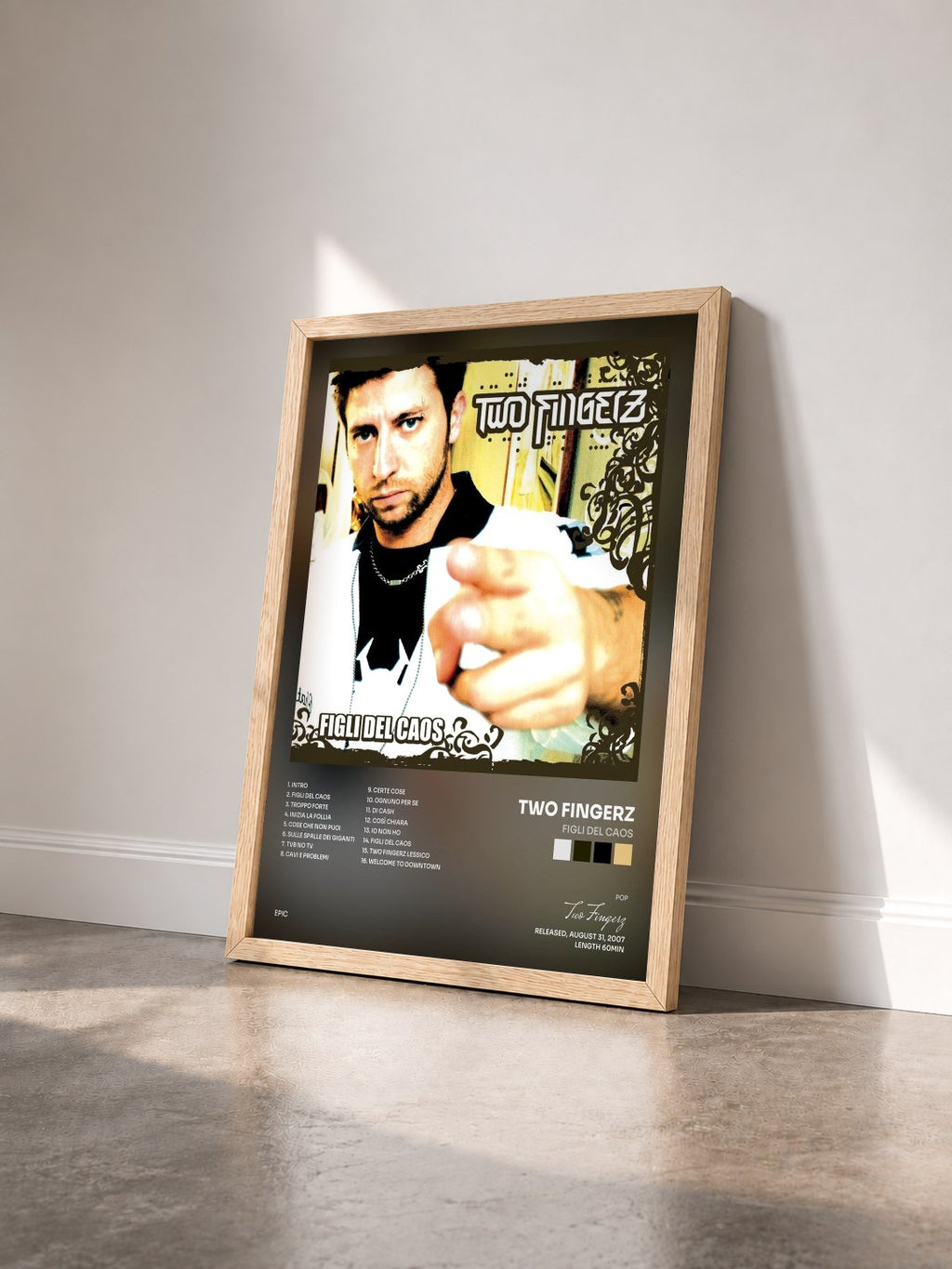 #bois Tableau de l'album Figli del caos de Two Fingerz vu de trois quarts, cadre en bois brut