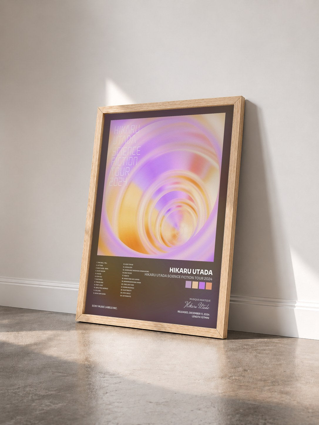 #bois Tableau de l'album HIKARU UTADA SCIENCE FICTION TOUR 2024 de Hikaru Utada vu de trois quarts, cadre en bois brut