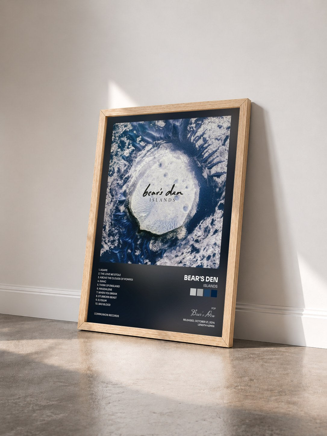 #bois Tableau de l'album Islands de Bear's Den vu de trois quarts, cadre en bois brut