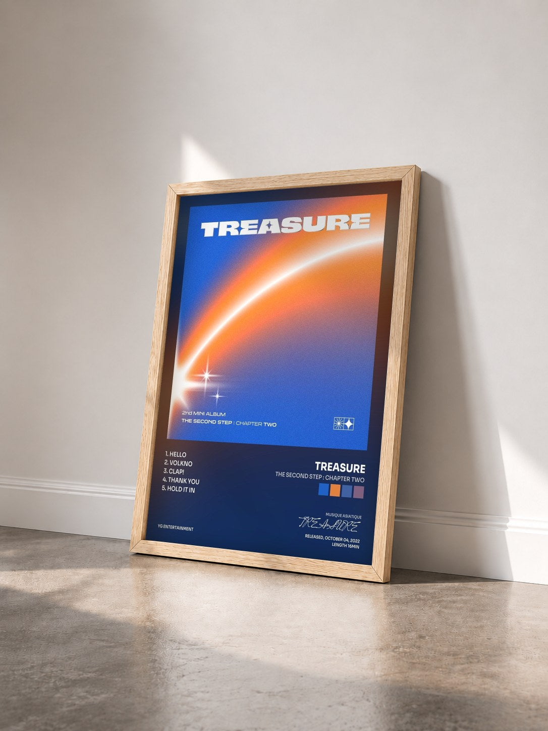 #bois Tableau de l'album THE SECOND STEP : CHAPTER TWO de TREASURE vu de trois quarts, cadre en bois brut